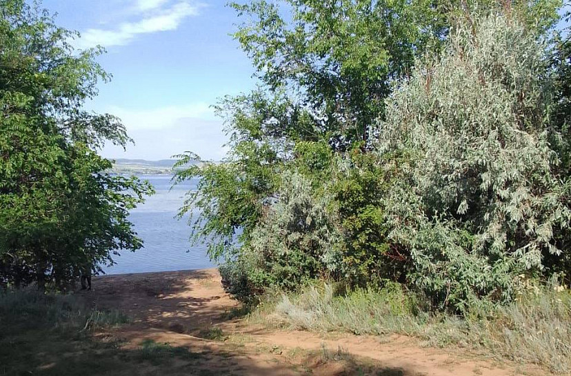 Рыбак выпал из лодки и утонул в Волге