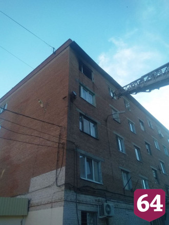 Из горящей пятиэтажки под Саратовом эвакуировали 36 человек