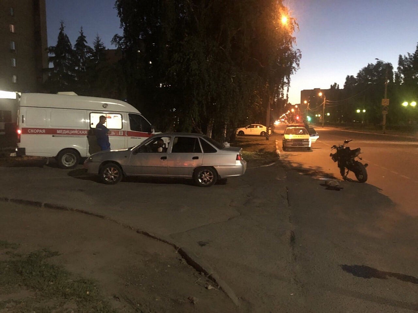 Автоледи на «Нексии» сбила мужчину на мотоцикле