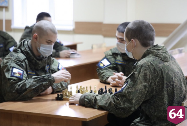 Будущих военных летчиков отправят на карантин в Энгельсе