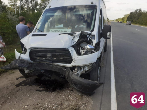 Под Саратовом в ДТП с автобусом пострадали 5 человек
