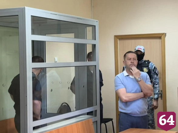 Водитель «Мустанга» не смог обжаловать приговор за нападение на полицейского в Саратове