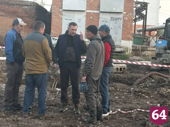 После коммунальной аварии в Энгельсе Максим Леонов объявил чиновникам выговоры