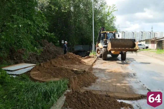 В Саратове заменили полностью изношенный водопровод на улице Уфимцева
