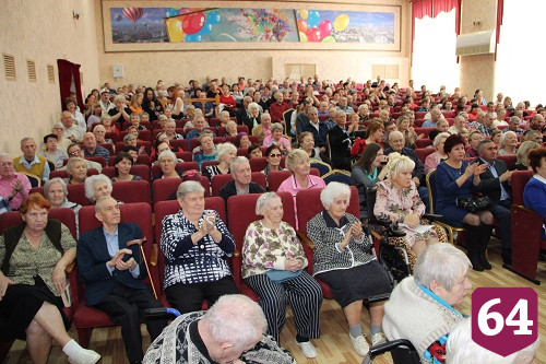 В Энгельсском доме-интернате прошел концерт к Международному дню инвалидов