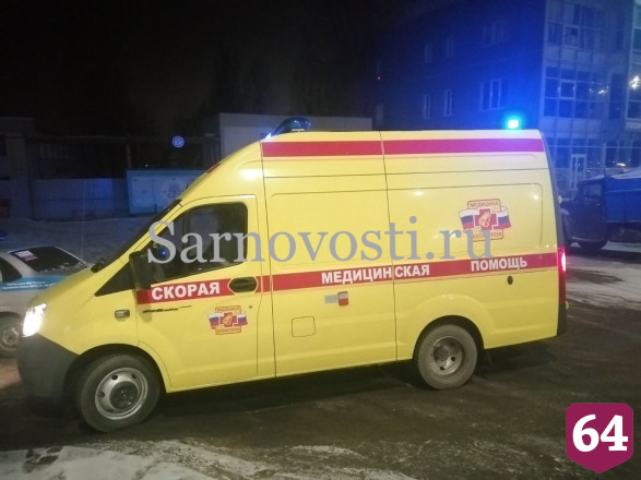 В Саратове женщина попала под машину и разбила голову