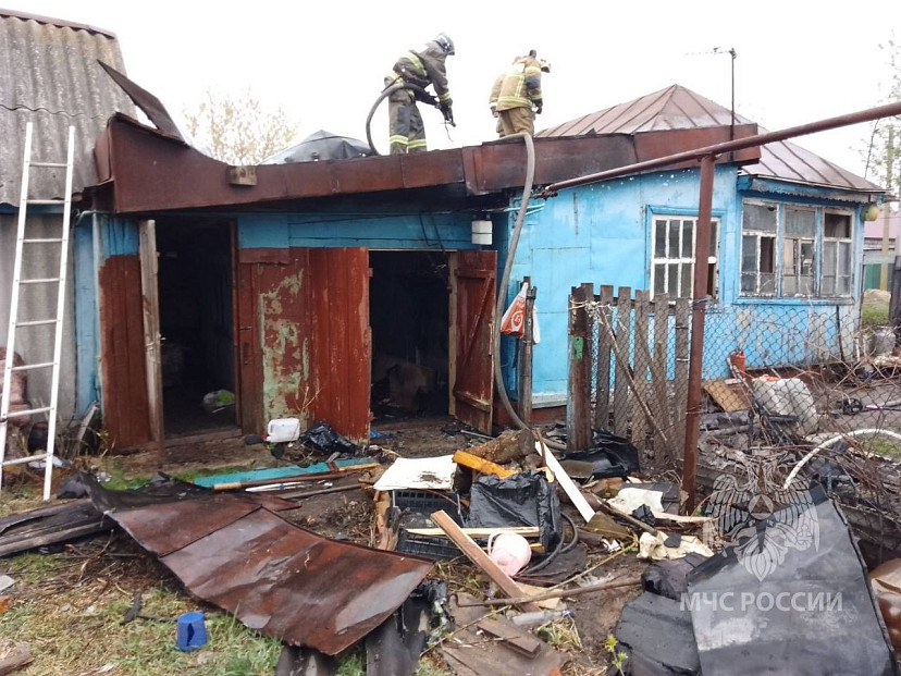 Пожар из-за электрооборудования уничтожил кровлю дома