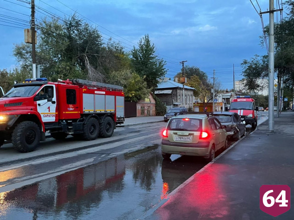 В Саратове женщина обгорела на пожаре