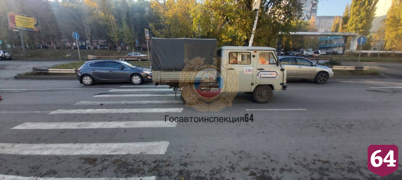 В Саратове УАЗ задавил женщину