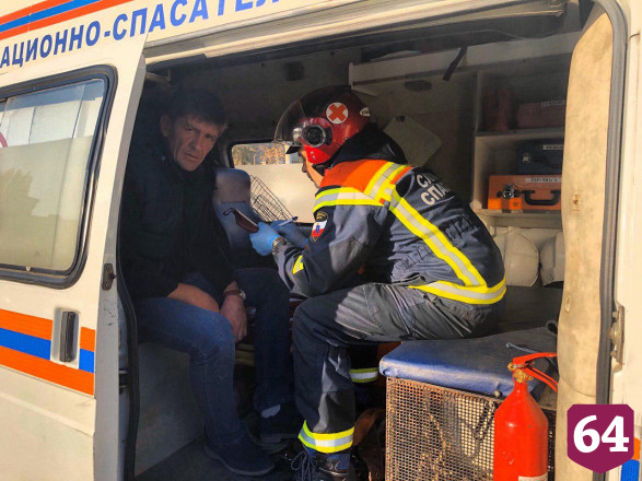 Водитель «Лады» врезался в столб и пытался сбежать с места аварии