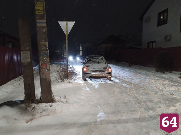 В Саратове произошло тройное ДТП с доставкой суши