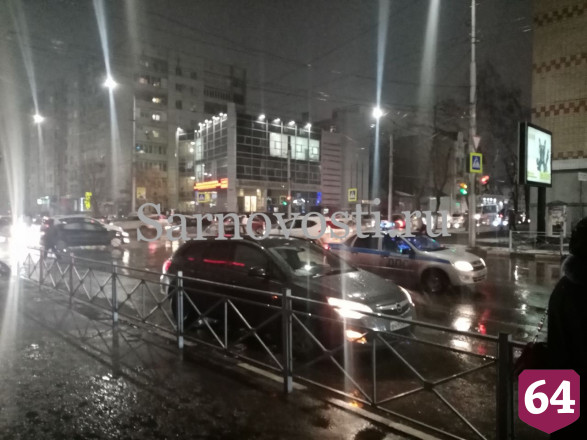 В центре Саратова иномарка сбила девушку