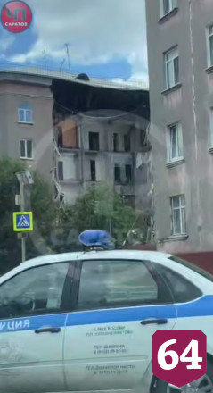 В Саратове рухнула часть аварийного дома на Крымской