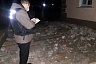 Рабочий сорвался с крыши 2-этажки и переломал кости 