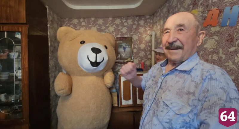 Саратовский радиомеханик в 97 лет играет в шахматы и танцует 