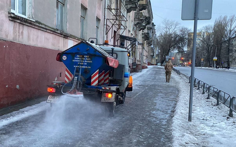 Глава Саратова объявила борьбу с гололедом