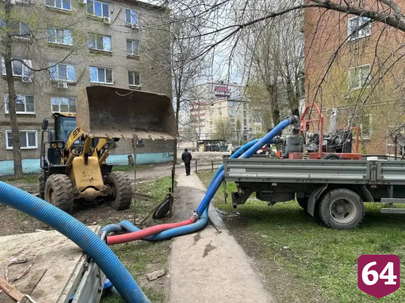 В Энгельсе восстанавливают водоснабжение многоэтажек 