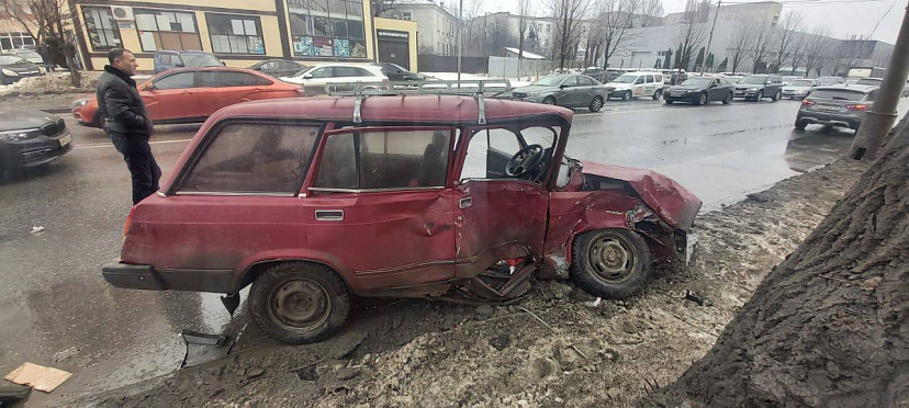 Мужчина покалечился в ДТП на Шехурдина