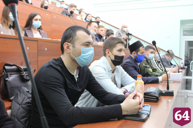 Саратовских студентов призвали не доверять слепо соцсетям