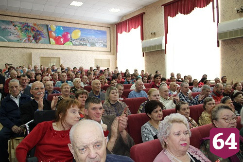 В Энгельсском доме-интернате прошел концерт к Международному дню инвалидов