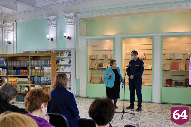 Саратовская библиотека передала заключенным 800 книг
