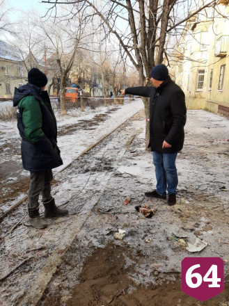 Власти Саратова восстановят стену разрушенного грузовиком дома