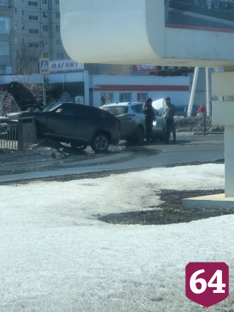 Автоледи на BMW разбилась в ДТП под Саратовом