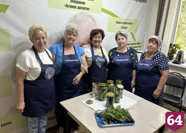 Саратовцев научили идеально солить огурцы 
