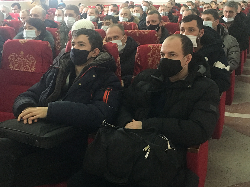Саратовский завод РМК не может начать работу из-за старого руководства