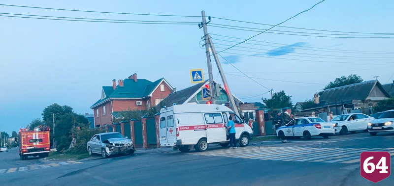 Под Саратовом произошла массовая авария с полицейской машиной