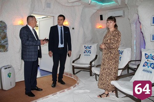 В Энгельсском доме-интернате наградили лучших медиков и соцработников 