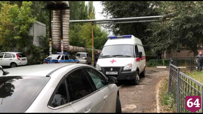 В Саратове скончалась выпавшая из окна с отцом и братом девочка