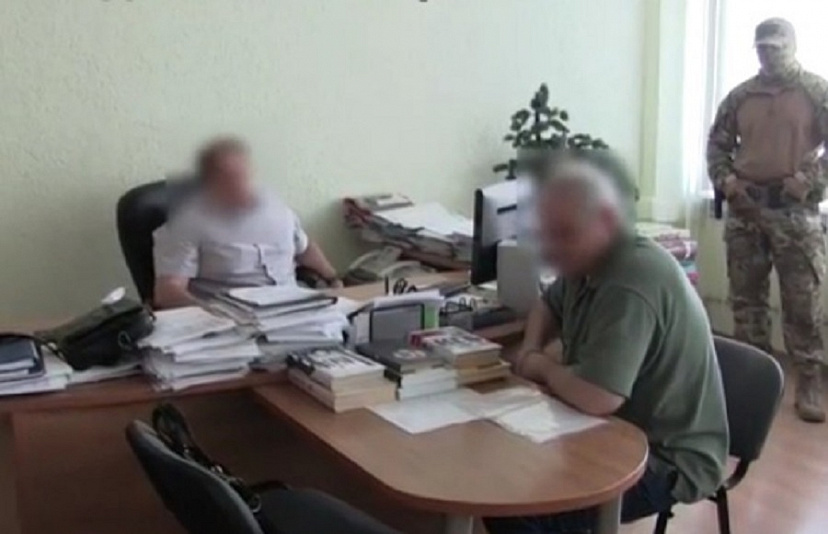 В Саратове замдиректора фирмы набрал 2 млн взяток и попался
