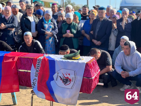 Под Саратовом простились с командиром мотострелковой роты