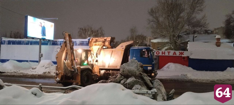 В снегопад на региональные дороги вышли свыше 300 единиц техники 