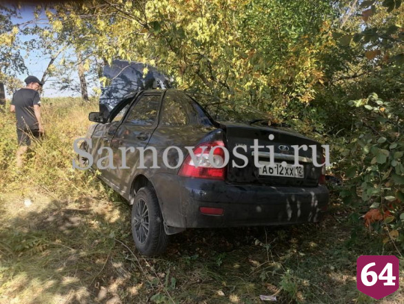 Под Саратовом в ДТП разбились четверо взрослых и двое подростков 