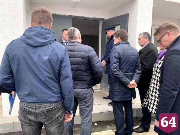 В доме для саратовских медиков подрядчик устраняет недоработки 