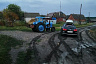 Спасатели эвакуировали застрявший в поле автомобиль с 3 детьми