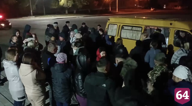 Под Саратовом мобилизованных проводили с теплой одеждой и спальниками 