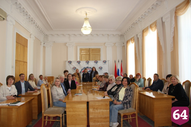 В Саратове профсоюзных активистов учат пользоваться нейросетями