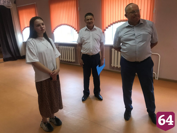 Выпускнице школы предложили стать культурологом в родном селе