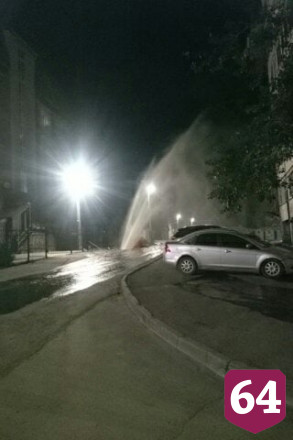В Волжском районе забил 10-метровый фонтан