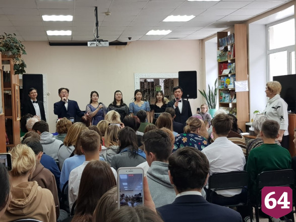 В Саратове китайские студенты исполняют любимые песни россиян