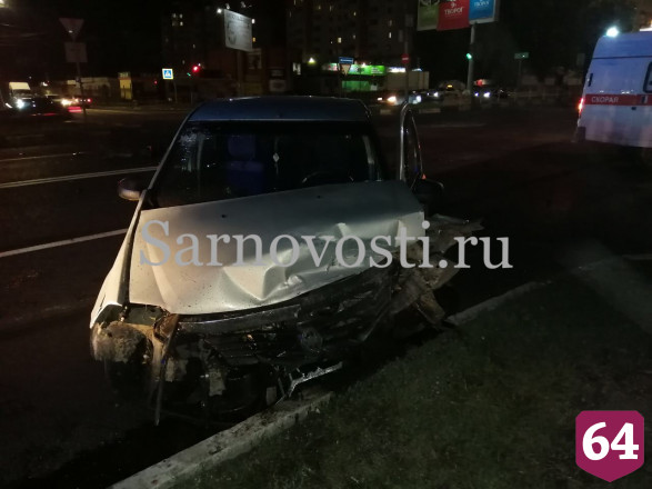В Саратове проспект Строителей не поделили двое таксистов