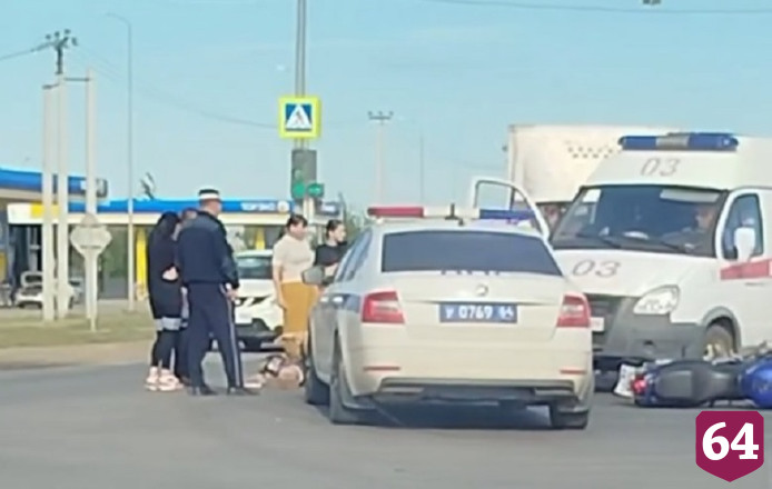 Мотоциклист травмировался в ДТП с грузовиком в Энгельсе