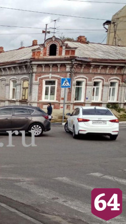 Свадебные кортежи попали в массовую аварию в центре Саратова