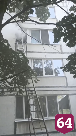 Из горящей многоэтажки в Саратове эвакуировали 20 человек