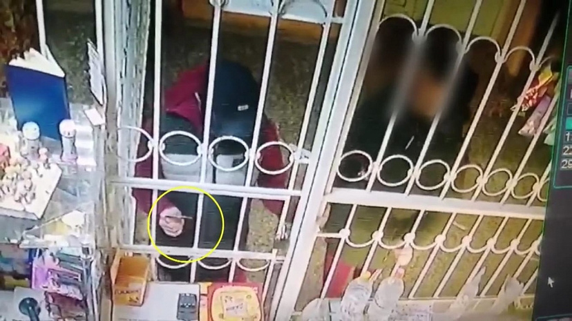 Грабитель пытался оплатить похищенной картой покупки и попался