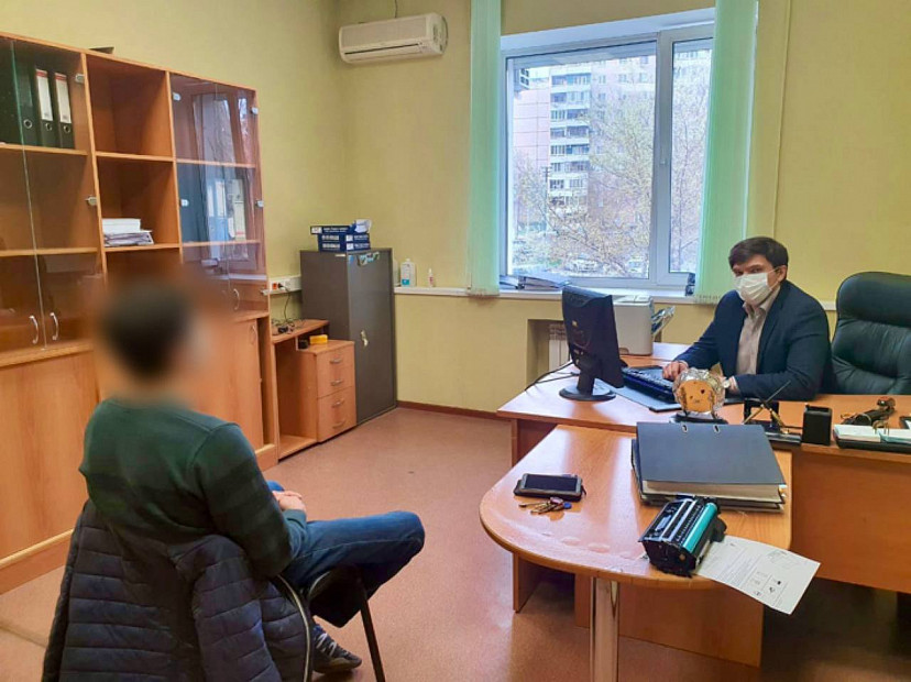 Адвокат пообещал за 200 тысяч помочь клиенту через полицию