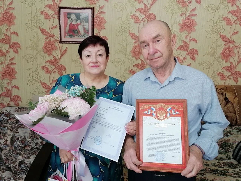 Саратовские супруги подружились в детстве и прожили в браке 50 лет